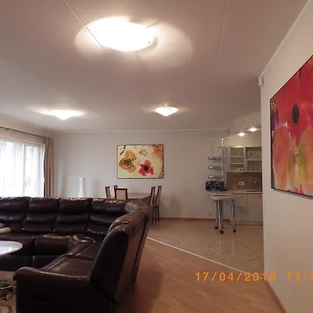 Apartment On Masti Near The Sea